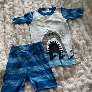 Hanna Anderson shark pajama set